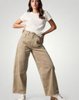 Jean Femme Taille Haute Élégant et Flatteur 2 - Mode Lumière