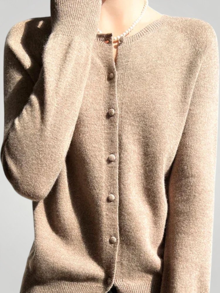 Cardigan Élégant en Laine Douce 8 - Mode Lumière