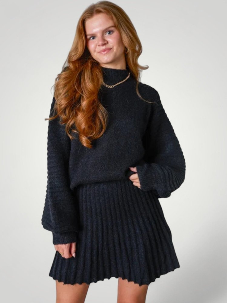 Ensemble Femme Élégant en Tricot avec Jupe Plissée