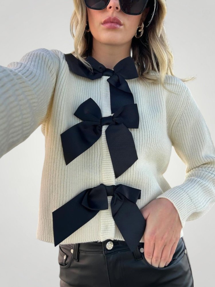 Pull Tricoté Élégant avec Détail Nœud 1 - Mode Lumière