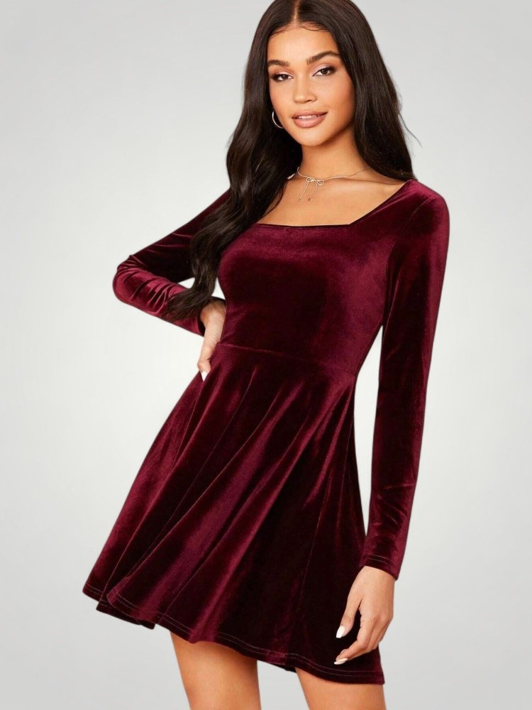 Robe Élégante Femme à Encolure Carrée
