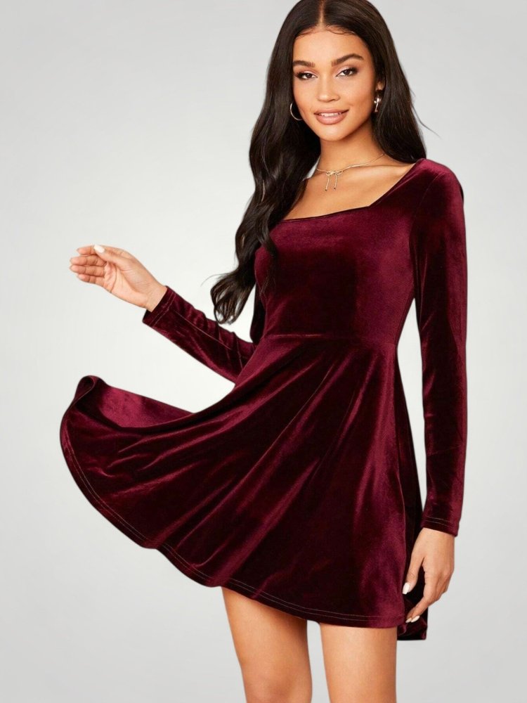 Robe Élégante Femme à Encolure Carrée