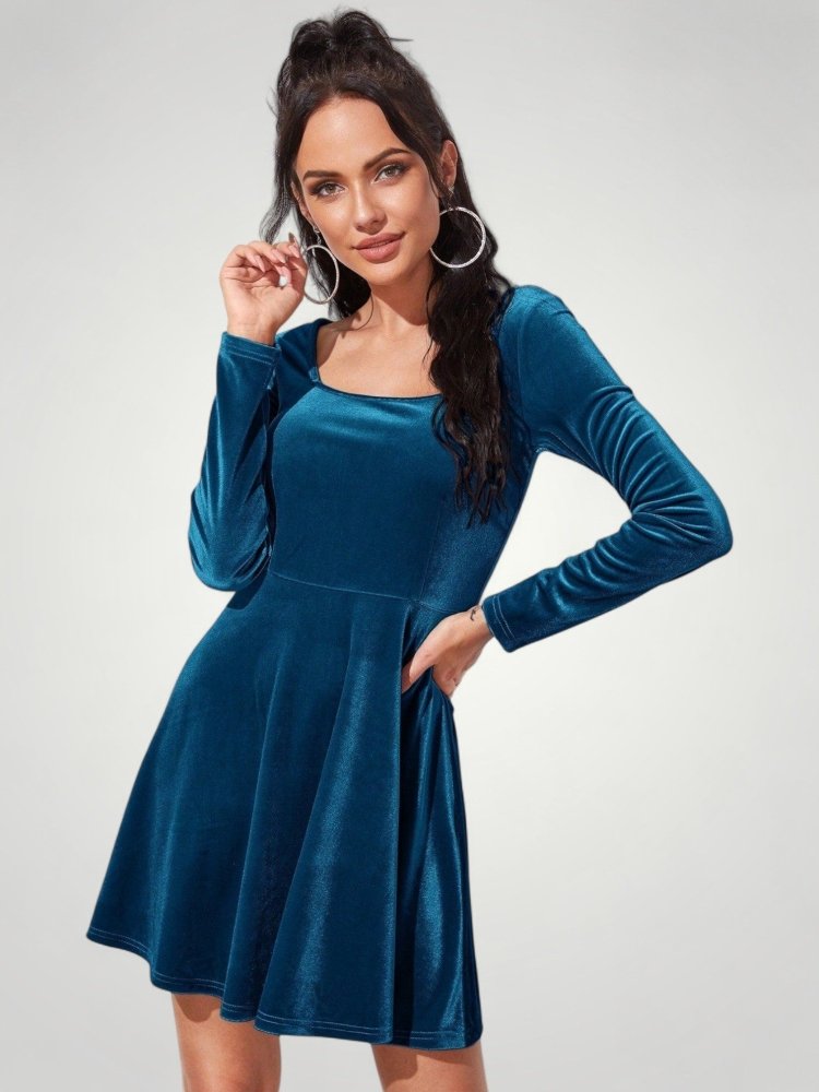 Robe Élégante Femme à Encolure Carrée