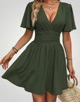 Robe Mini Femme à Col V Élégante et Confortable