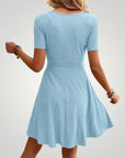 Robe d’Été Femme Élégante à Col V Évasée