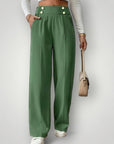 Pantalons Élégants au Style Contemporain 8