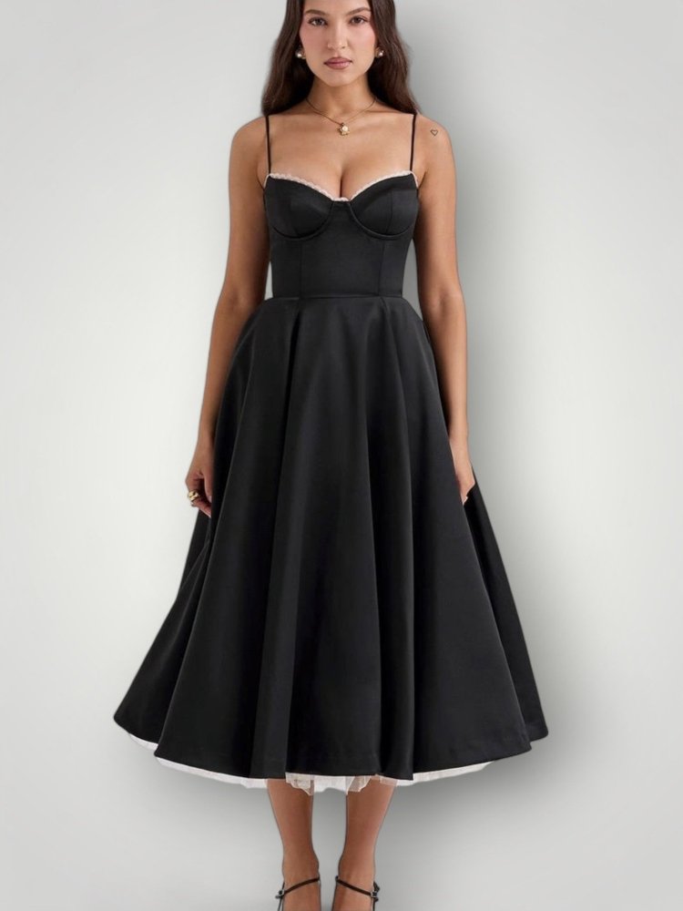 Robe Élégante au Style Intemporel 0