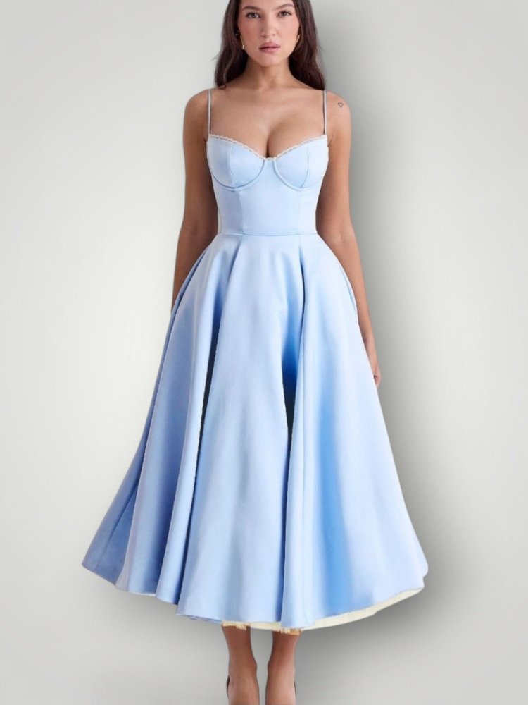 Robe Élégante au Style Intemporel 3