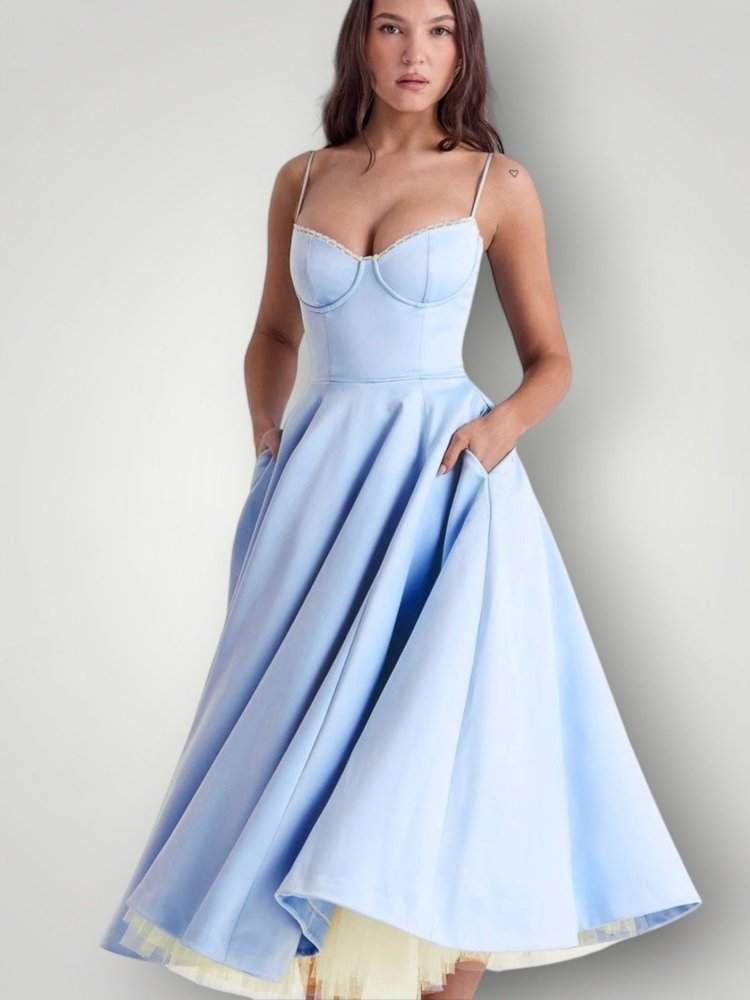 Robe Élégante au Style Intemporel 4