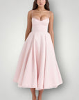 Robe Élégante au Style Intemporel 6