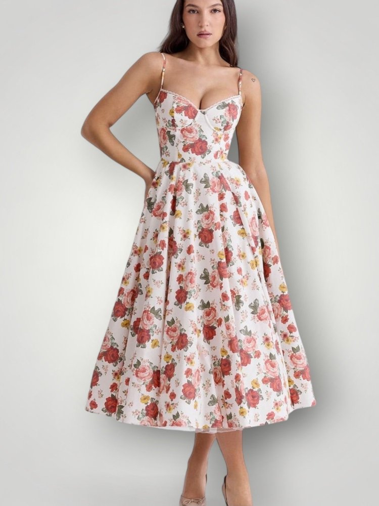 Robe Élégante au Style Intemporel 9