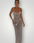 Robe Élégante au Style Lumineux 6