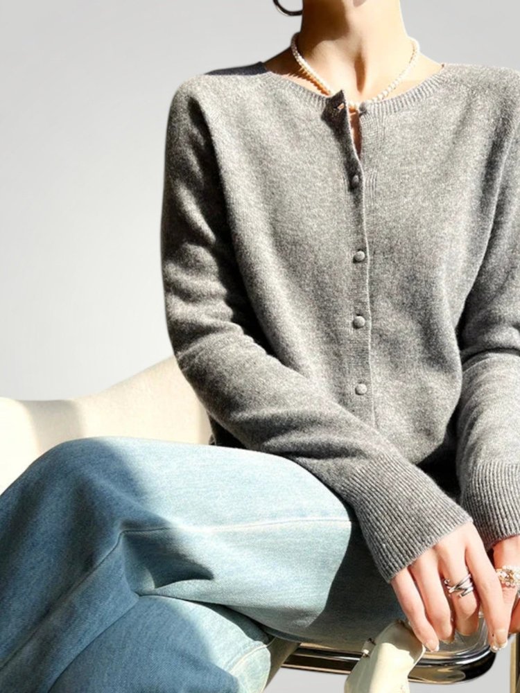 Cardigan Élégant en Laine Douce 3 - Mode Lumière