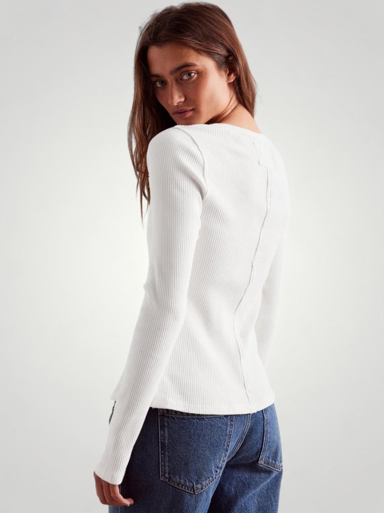 Cardigan Femme Élégant au Confort Optimal 3 - Mode Lumière