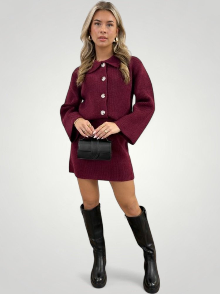 Ensemble Chic à Boutons avec Jupe Flatteuse 3 - Mode Lumière