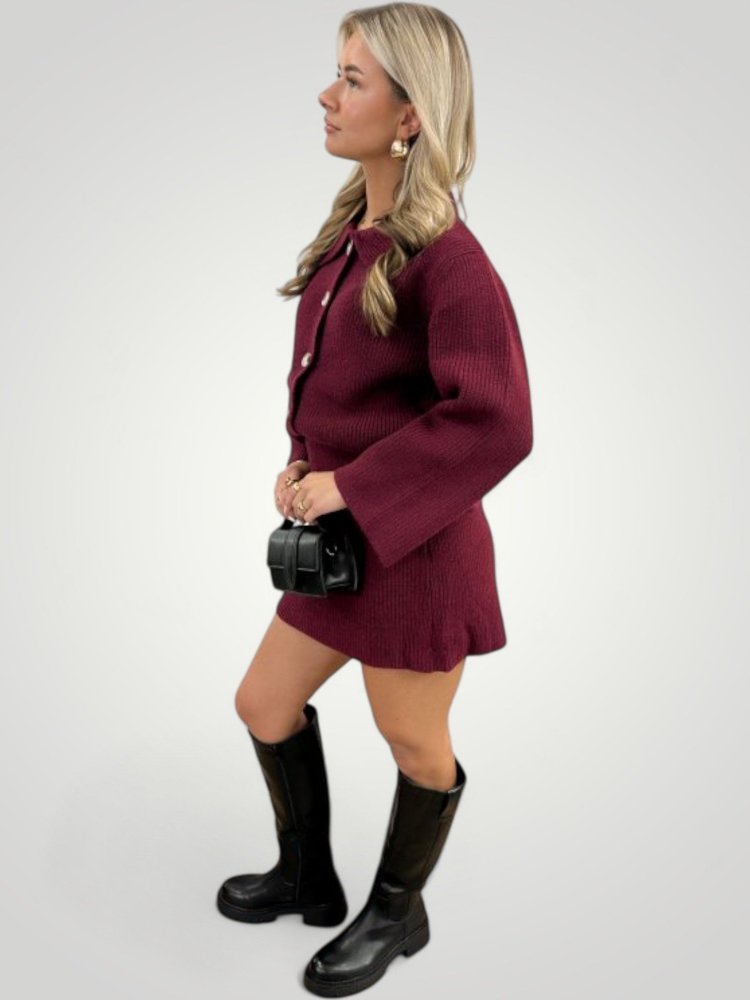 Ensemble Chic à Boutons avec Jupe Flatteuse 4 - Mode Lumière