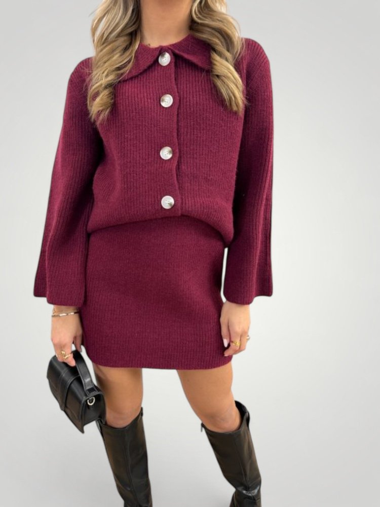 Ensemble Chic à Boutons avec Jupe Flatteuse 5 - Mode Lumière
