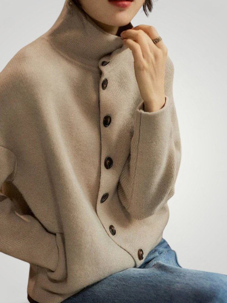 Pull à Col Roulé Élégant avec Détails Boutonnés 2 - Mode Lumière