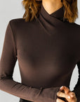 Pull Femme Col Roulé Asymétrique Élégant 3 - Mode Lumière