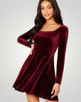 Robe Élégante Femme à Encolure Carrée