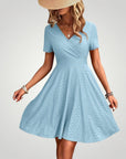 Robe d’Été Femme Élégante à Col V Évasée