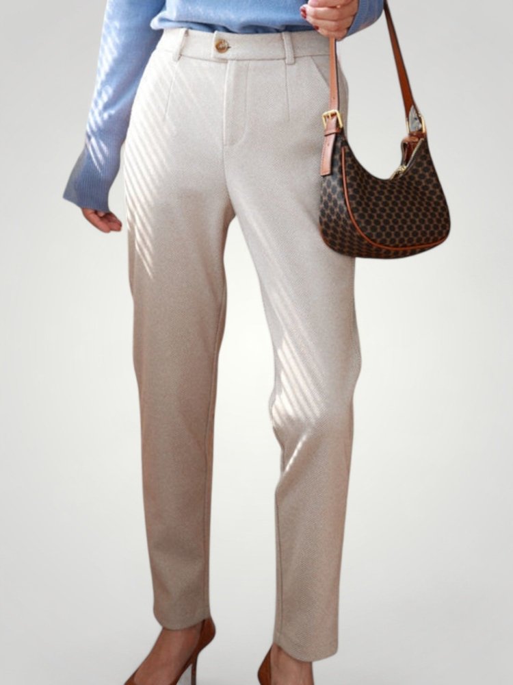 Pantalon Femme Élégant au Confort Optimal 1 - Mode Lumière