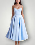 Robe Élégante au Style Intemporel 3