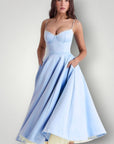 Robe Élégante au Style Intemporel 4