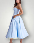 Robe Élégante au Style Intemporel 5