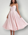 Robe Élégante au Style Intemporel 7